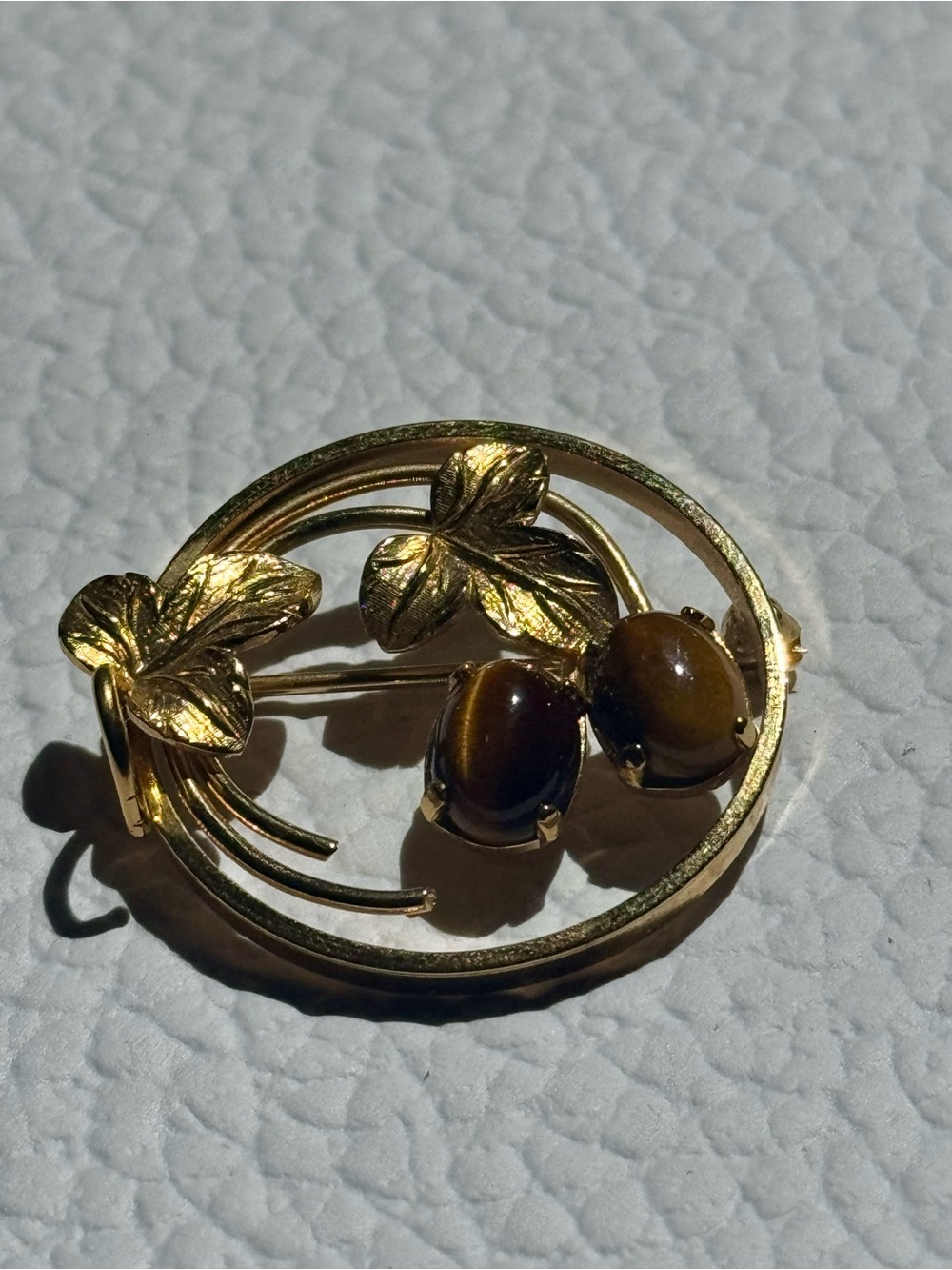 Wells 14K Gold Filled Tigers Eye Circular Brooch Pin